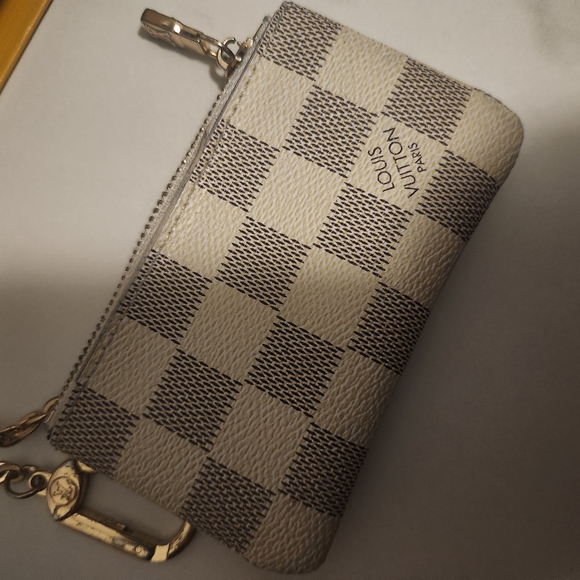 White and Gray Checkered Key Pouch - Picture 5 of 7